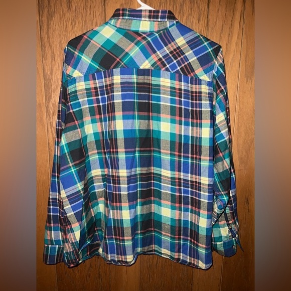 WOMEN’S 100% cotton, flannel, long sleeved, plaid shirt - Picture 3 of 5